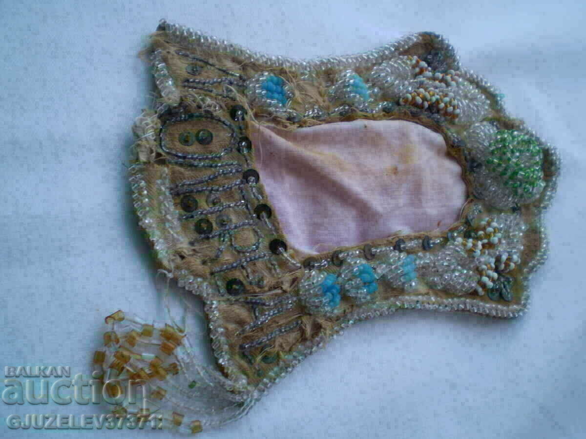 Delivery of Antique photo frame hand embroidered glass beads Delivery of Antique photo frame hand embroidered glass beads