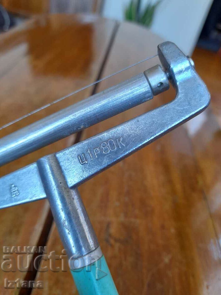 Old cheese and yellow cheese cutting tool - 5