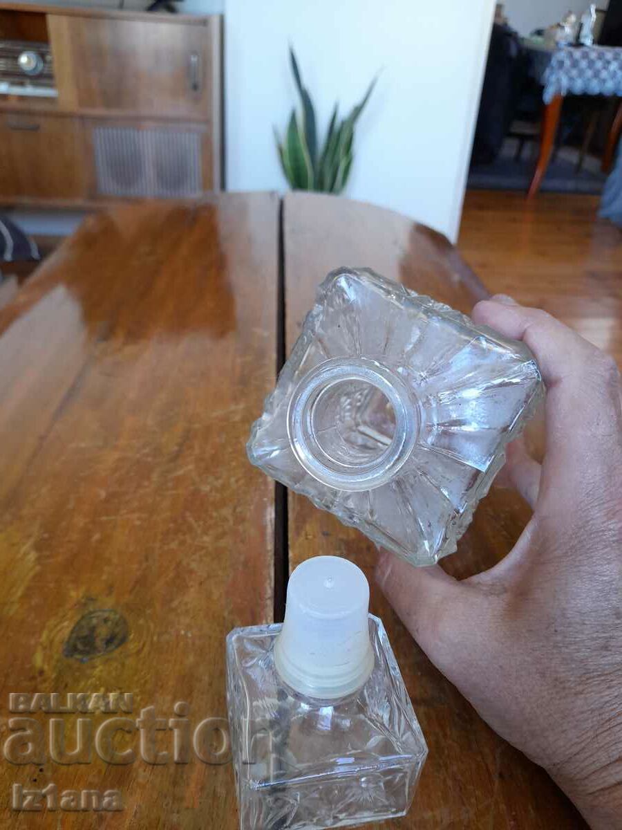 Delivery of Old carafe Delivery of Old carafe