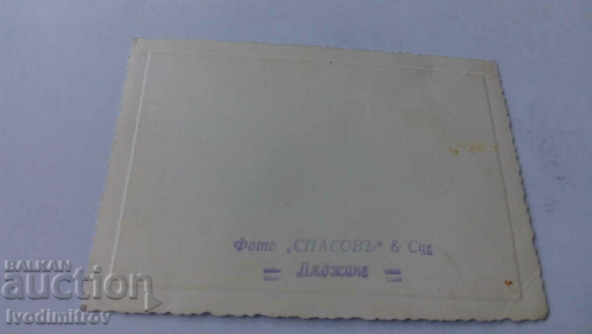 Photo Velingrad Two men and two women by the lake with price 1.35 BGN | € 0.69 Photo Velingrad Two men and two women by the lake with price 1.35 BGN | € 0.69