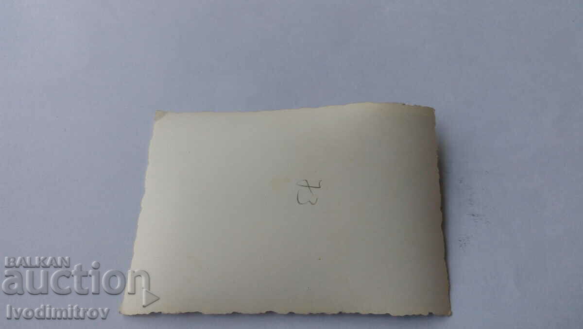 Φωτογραφία Νεαρός άνδρας στη θάλασσα με τιμή 1.65 BGN | € 0.84 Φωτογραφία Νεαρός άνδρας στη θάλασσα με τιμή 1.65 BGN | € 0.84