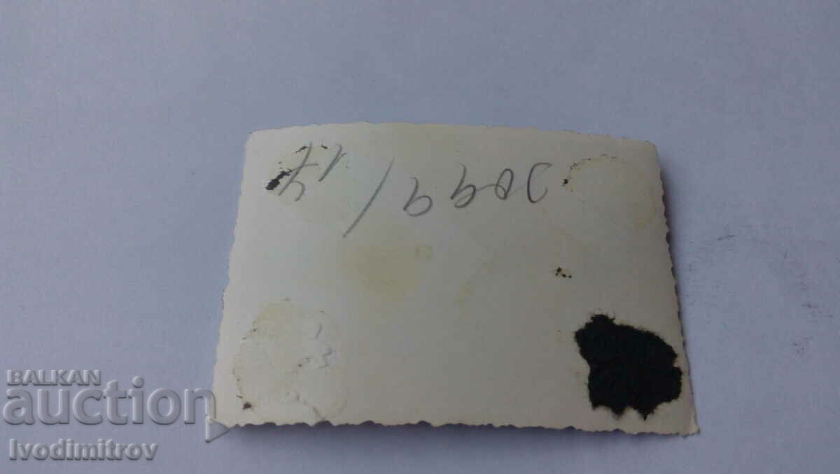 Foto Bărbat și femeie în mare cu preț € 0.69 | 1.35 BGN Foto Bărbat și femeie în mare cu preț € 0.69 | 1.35 BGN