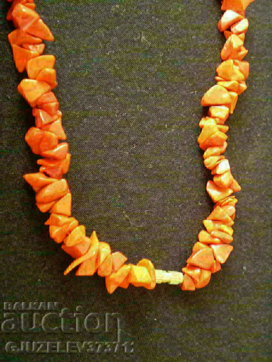Delivery of necklace from Carnelian 1960