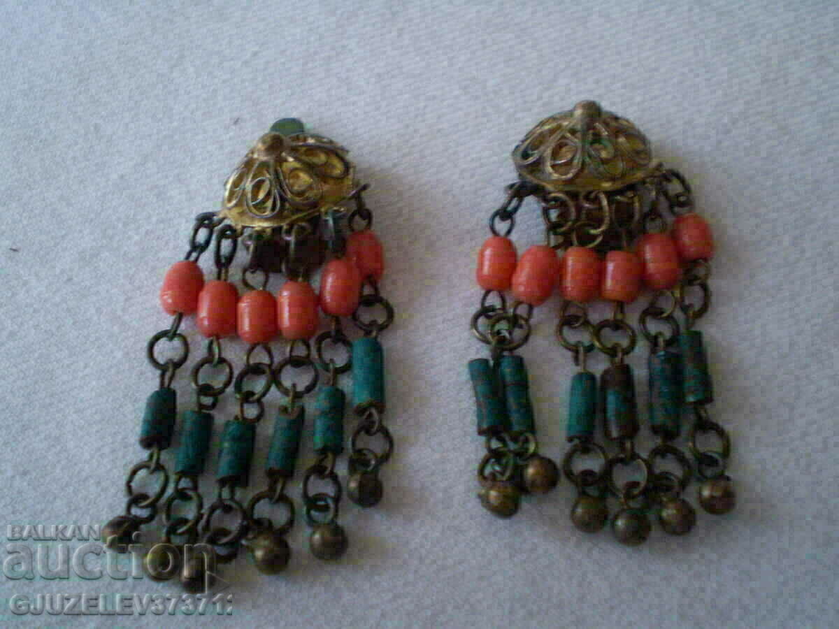 Auction vintage earrings brass filigree Auction vintage earrings brass filigree
