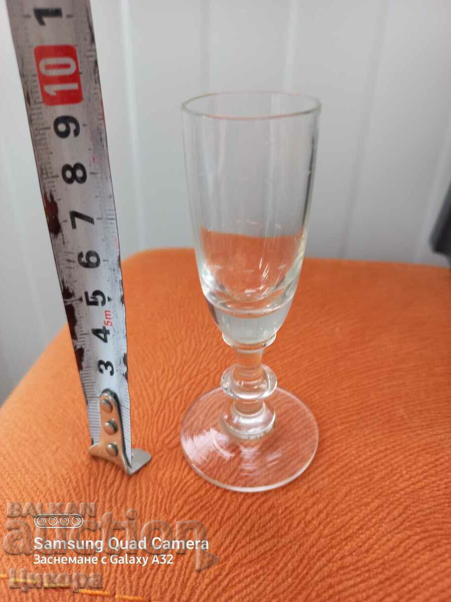 Аукцион СТАРА МАЛКА СТЪКЛЕНА ЧАША