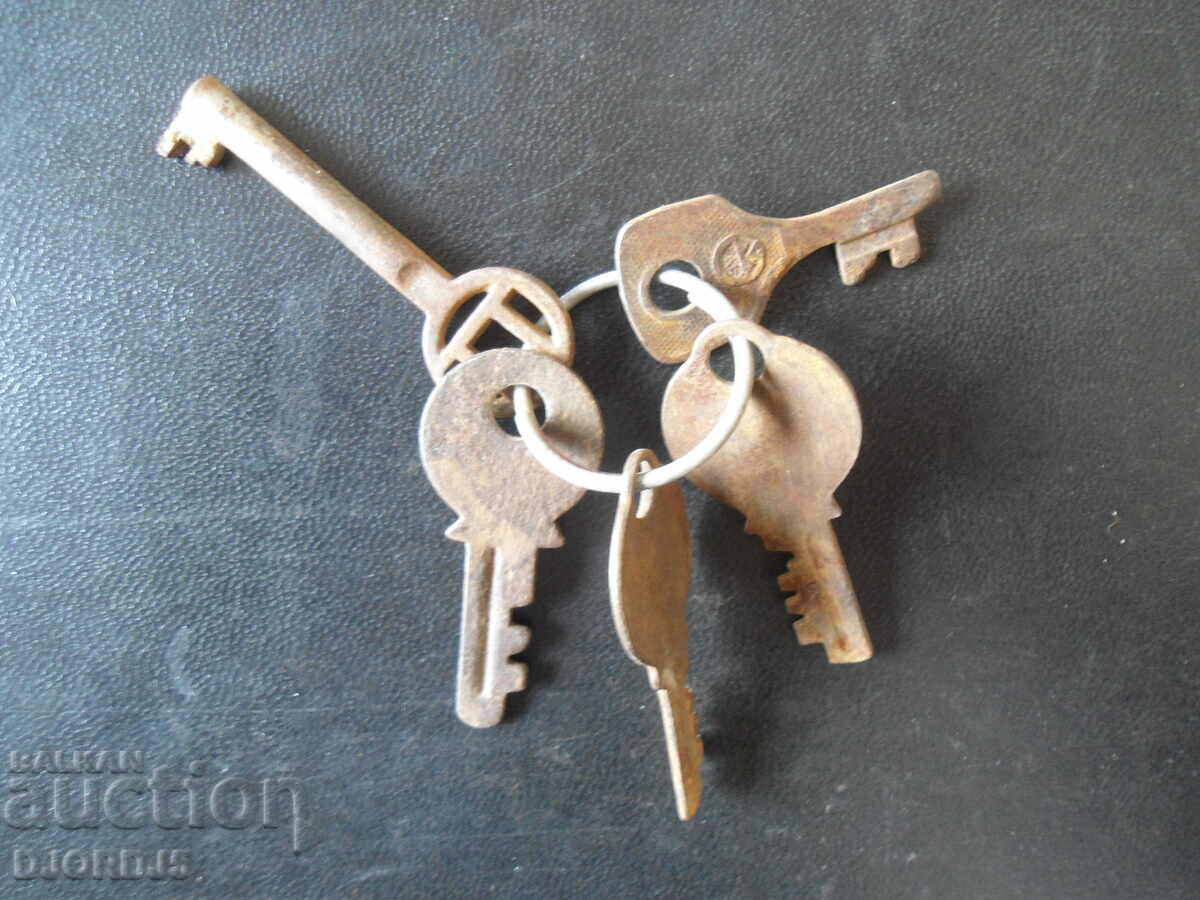 Πολλά παλιά κλειδιά