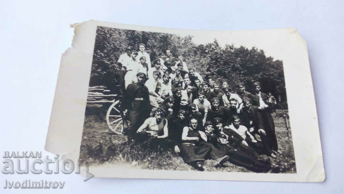 Φωτογραφία Shumen μαθητές της 7ης τάξης στον κήπο 1934