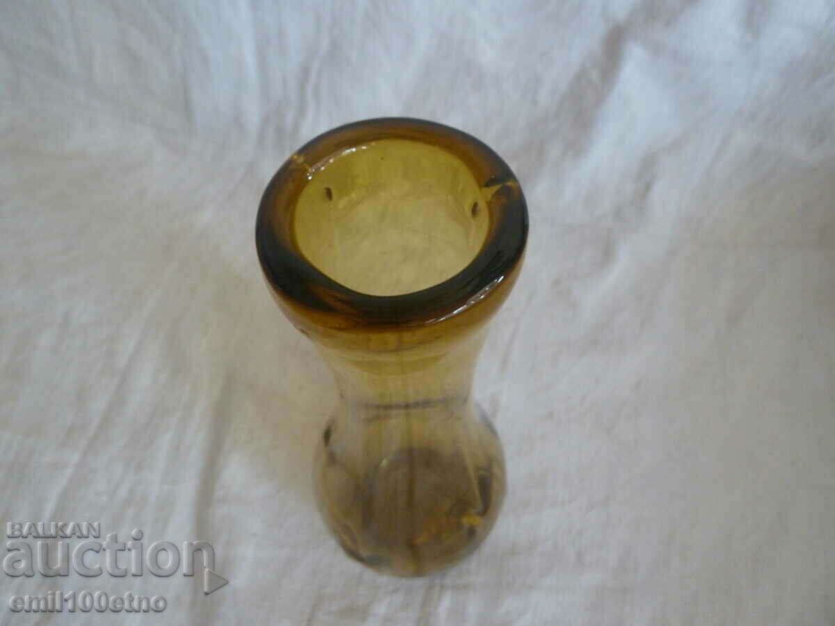 Delivery of Vase handmade from thick stained glass