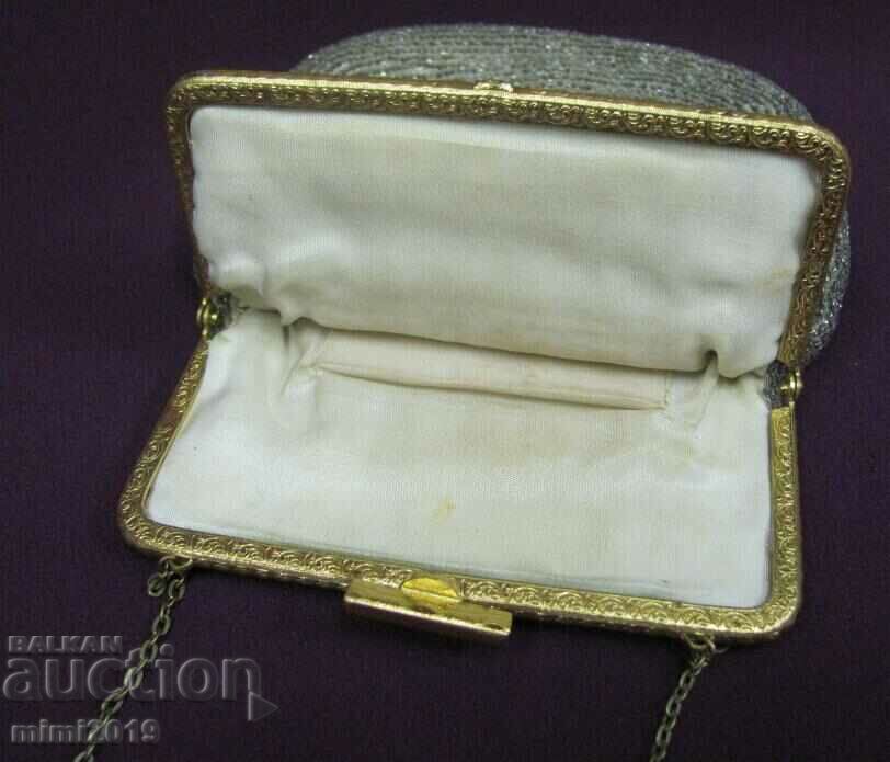 Delivery of 30's Handbag with beads