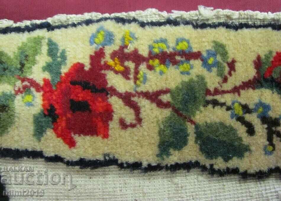 Delivery of 19th Century Folk Art Motif Delivery of 19th Century Folk Art Motif