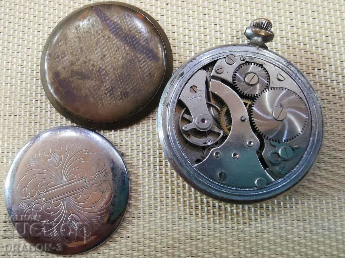 UMF, Ruhla, Saturn cu preț 25.00 BGN | € 12.78