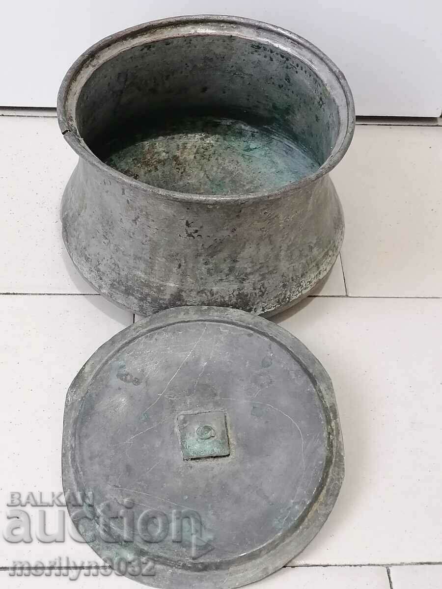 Δημοπρασία Παλαιό κονσερβοποιημένο χάλκινο δοχείο με καπάκι λέβητα Δημοπρασία Παλαιό κονσερβοποιημένο χάλκινο δοχείο με καπάκι λέβητα