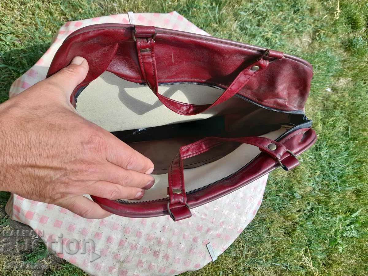 Delivery of Old Austrian Airlines bag Delivery of Old Austrian Airlines bag