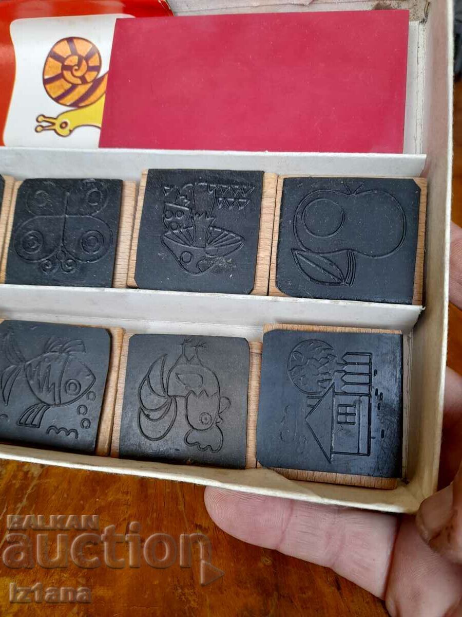 Delivery of Old children's game Print and Draw Delivery of Old children's game Print and Draw