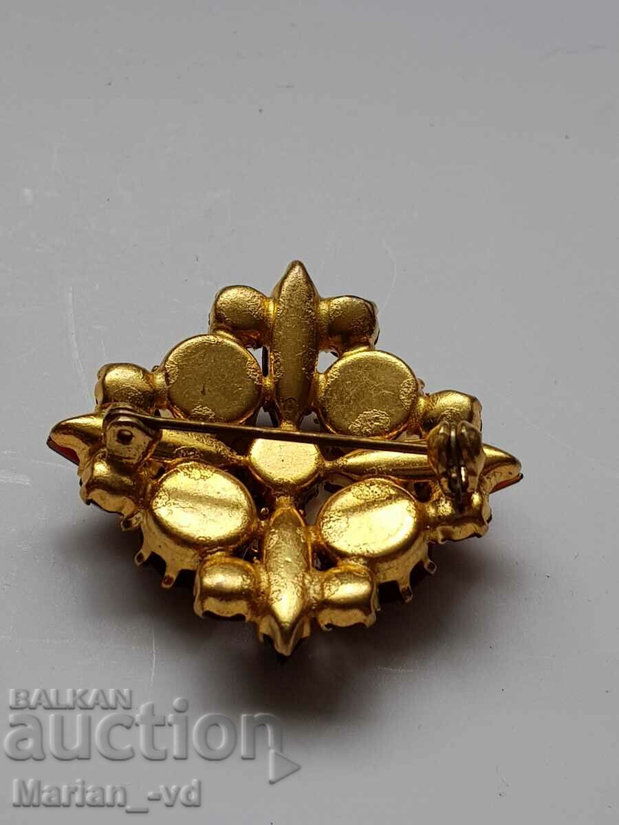 Доставка на Антикварна брошка с гранати Доставка на Антикварна брошка с гранати