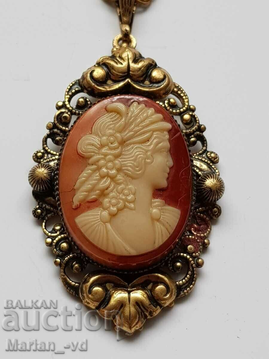 Necklace with a cameo with price 30.00 BGN | € 15.34