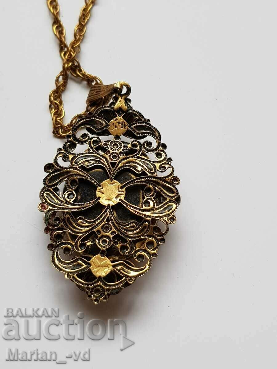 Necklace with a cameo - 5