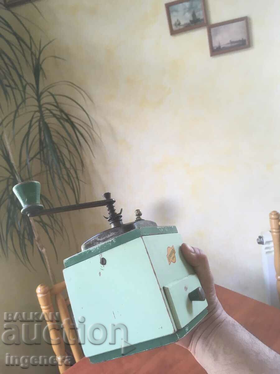 Delivery of COFFEE MILL AND SPICE MILL FROM THE 50'S Delivery of COFFEE MILL AND SPICE MILL FROM THE 50'S