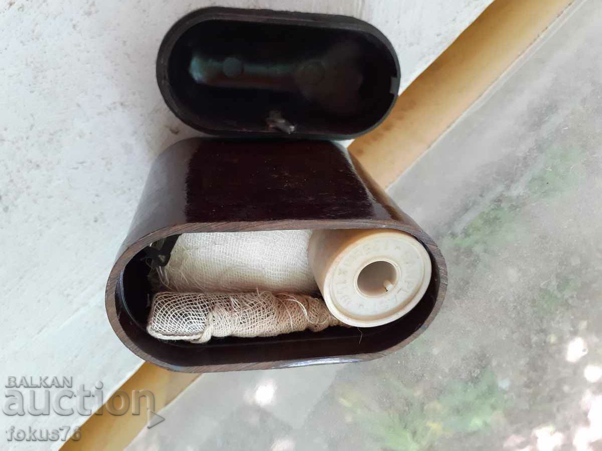 Delivery of Old social first aid kit in a bakelite box Delivery of Old social first aid kit in a bakelite box