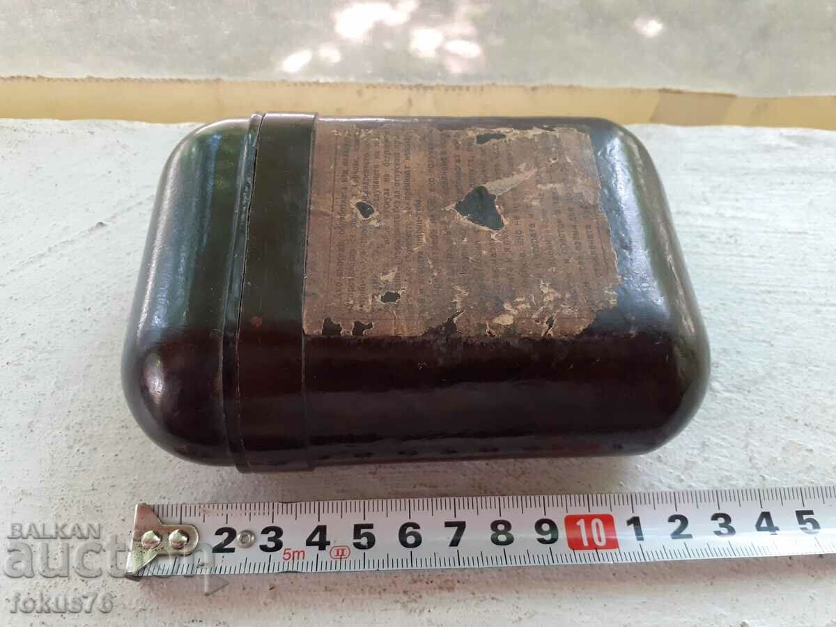 Old social first aid kit in a bakelite box - 6 Old social first aid kit in a bakelite box - 6