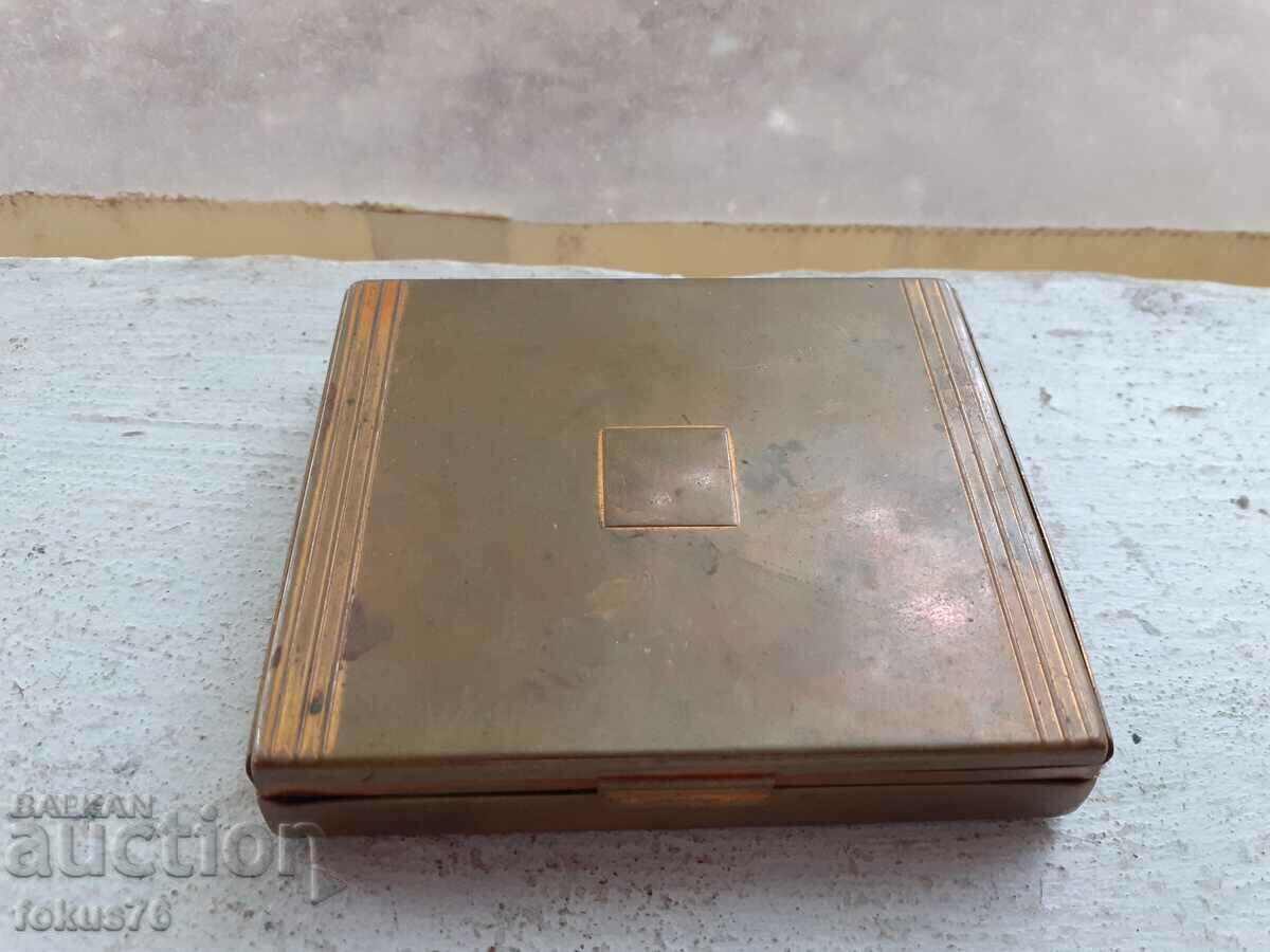 alamă veche Flapjack cu preț 69.00 BGN | € 35.28 alamă veche Flapjack cu preț 69.00 BGN | € 35.28