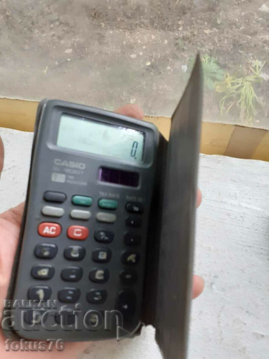 Παράδοση Παλιά ηλεκτρονική αριθμομηχανή Casio