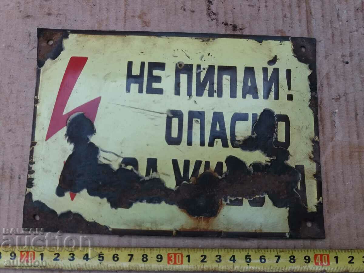 Auction  ENAMELED SOC. TABLE