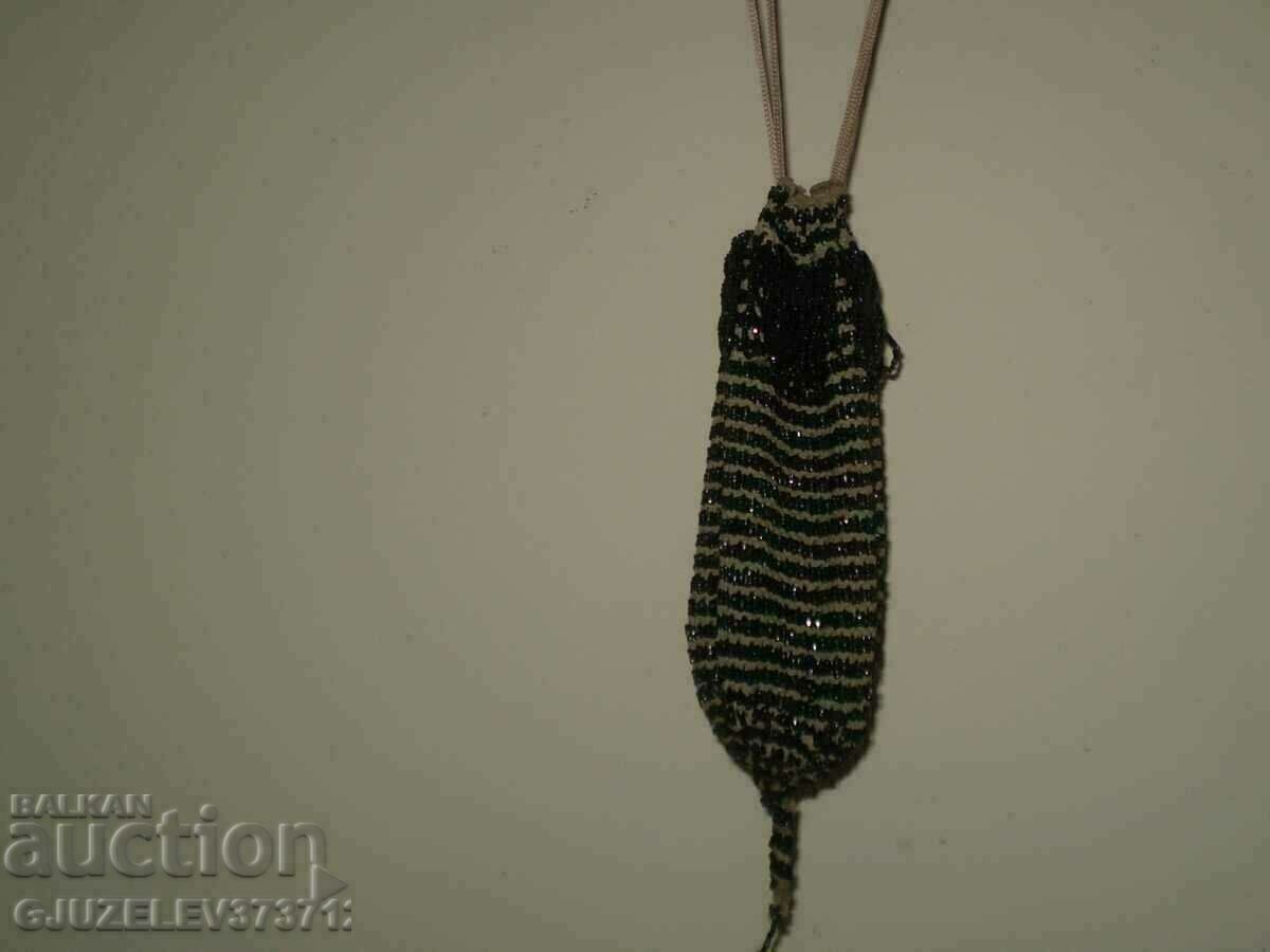 Old purse - a pound of black glass beads - 6