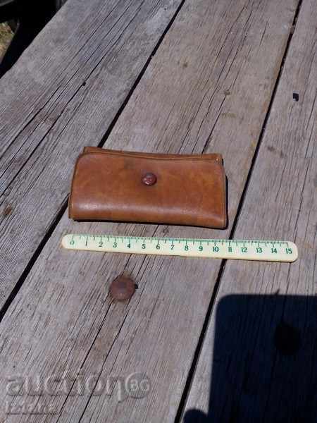 Antique leather wallet with price 6.00 BGN | € 3.07 Antique leather wallet with price 6.00 BGN | € 3.07