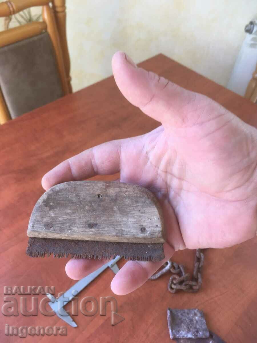 Auction IRON-HORSE COMB CHAIN WEDGE OLD Auction IRON-HORSE COMB CHAIN WEDGE OLD