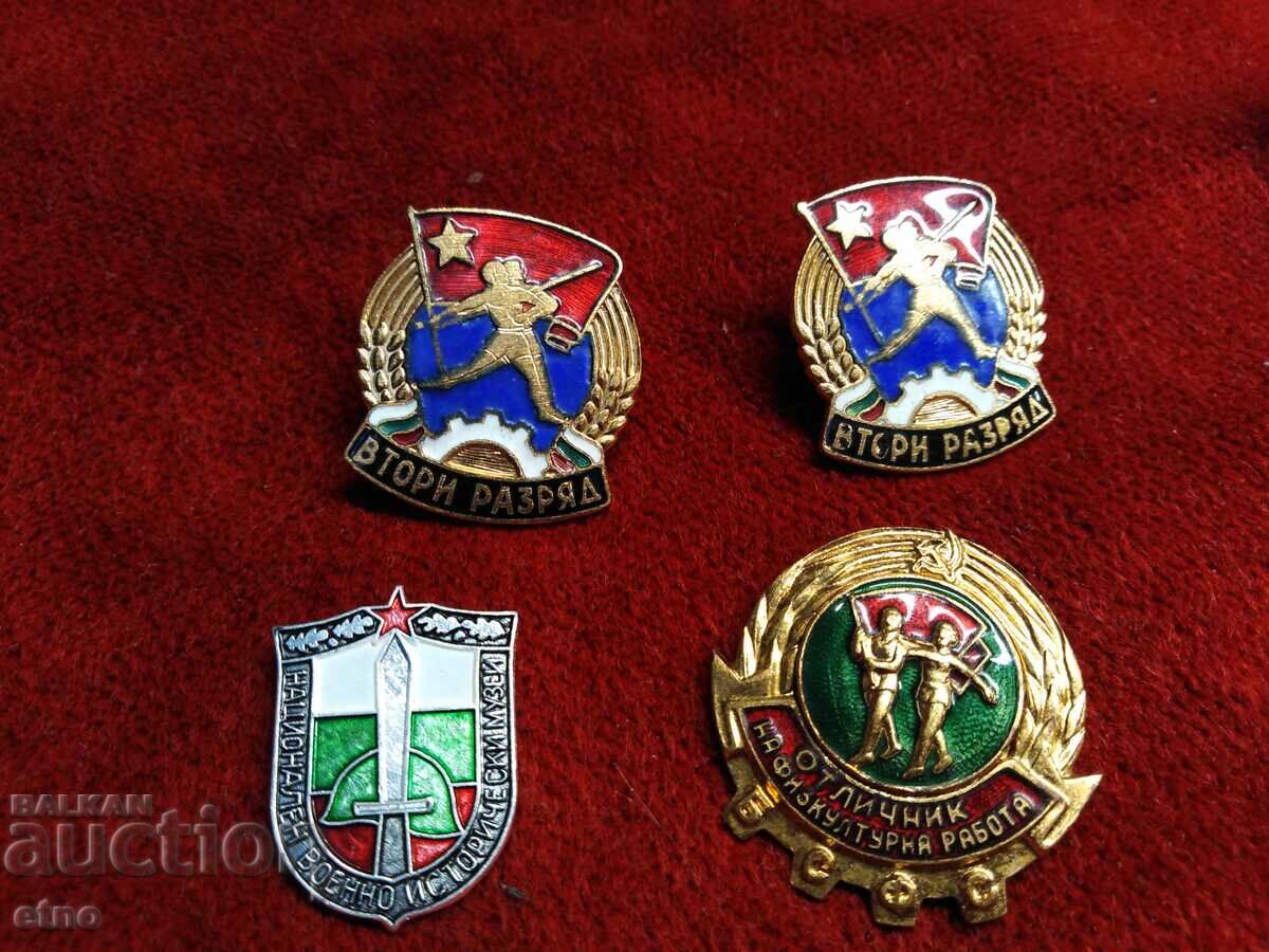 Auction 4 NUMBERS OF SOCIAL BADGES, EXCELLENT Auction 4 NUMBERS OF SOCIAL BADGES, EXCELLENT