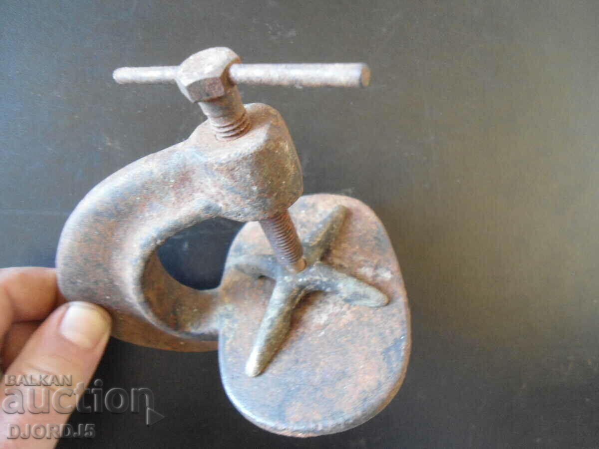Auction Old clamp, vulcanizer Auction Old clamp, vulcanizer