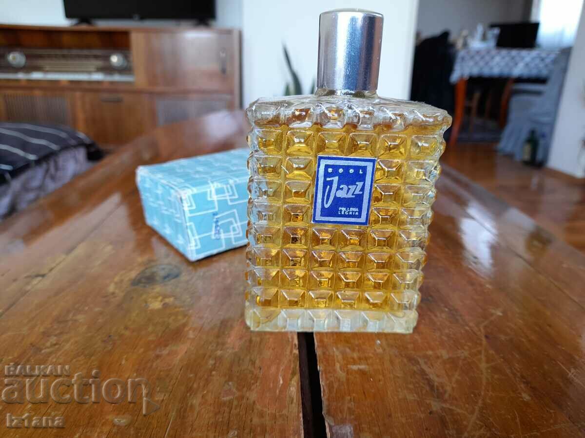 Old JAZZ eau de toilette with price 55.00 BGN | € 28.12 Old JAZZ eau de toilette with price 55.00 BGN | € 28.12