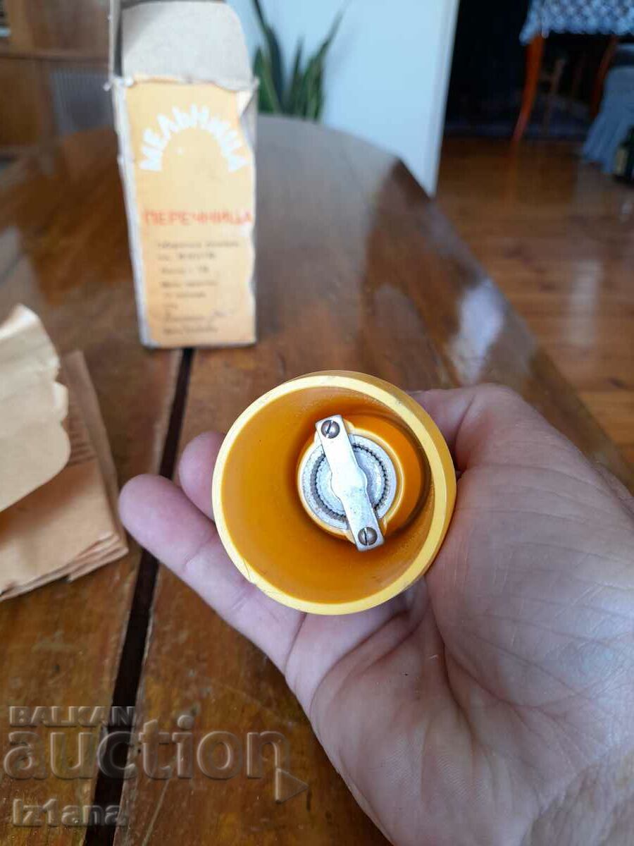 Delivery of Stara Melnička, black pepper mill Delivery of Stara Melnička, black pepper mill