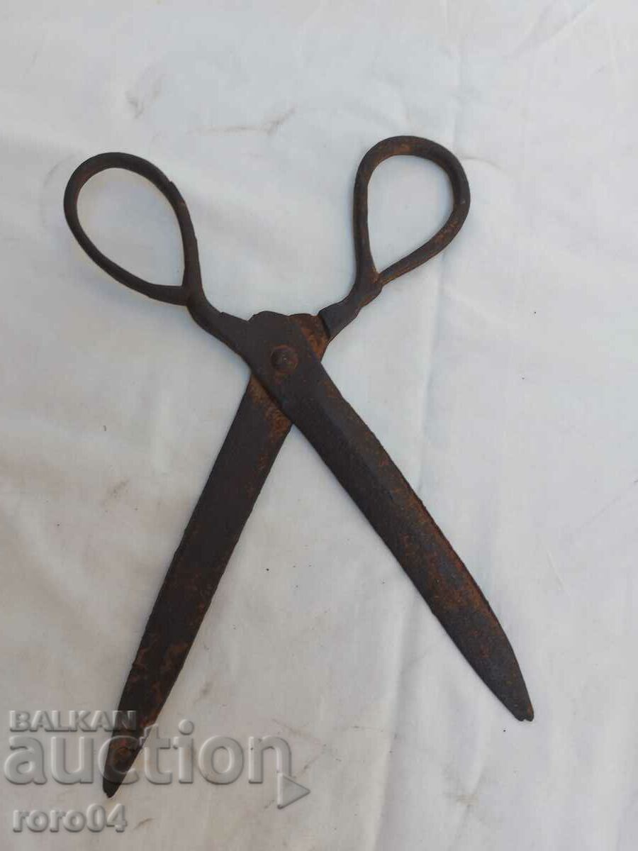LARGE ABADJIAN SCISSORS - 5 LARGE ABADJIAN SCISSORS - 5