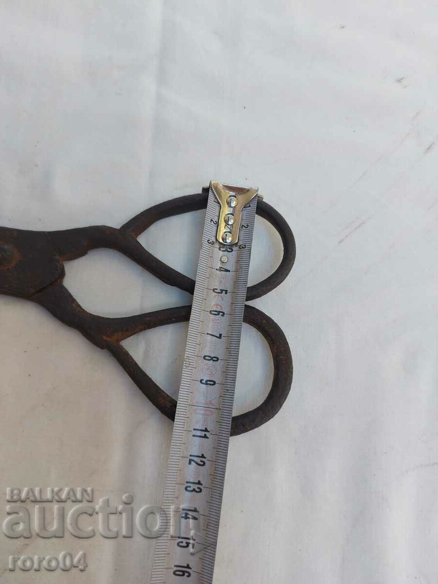 LARGE ABADJIAN SCISSORS - 6 LARGE ABADJIAN SCISSORS - 6