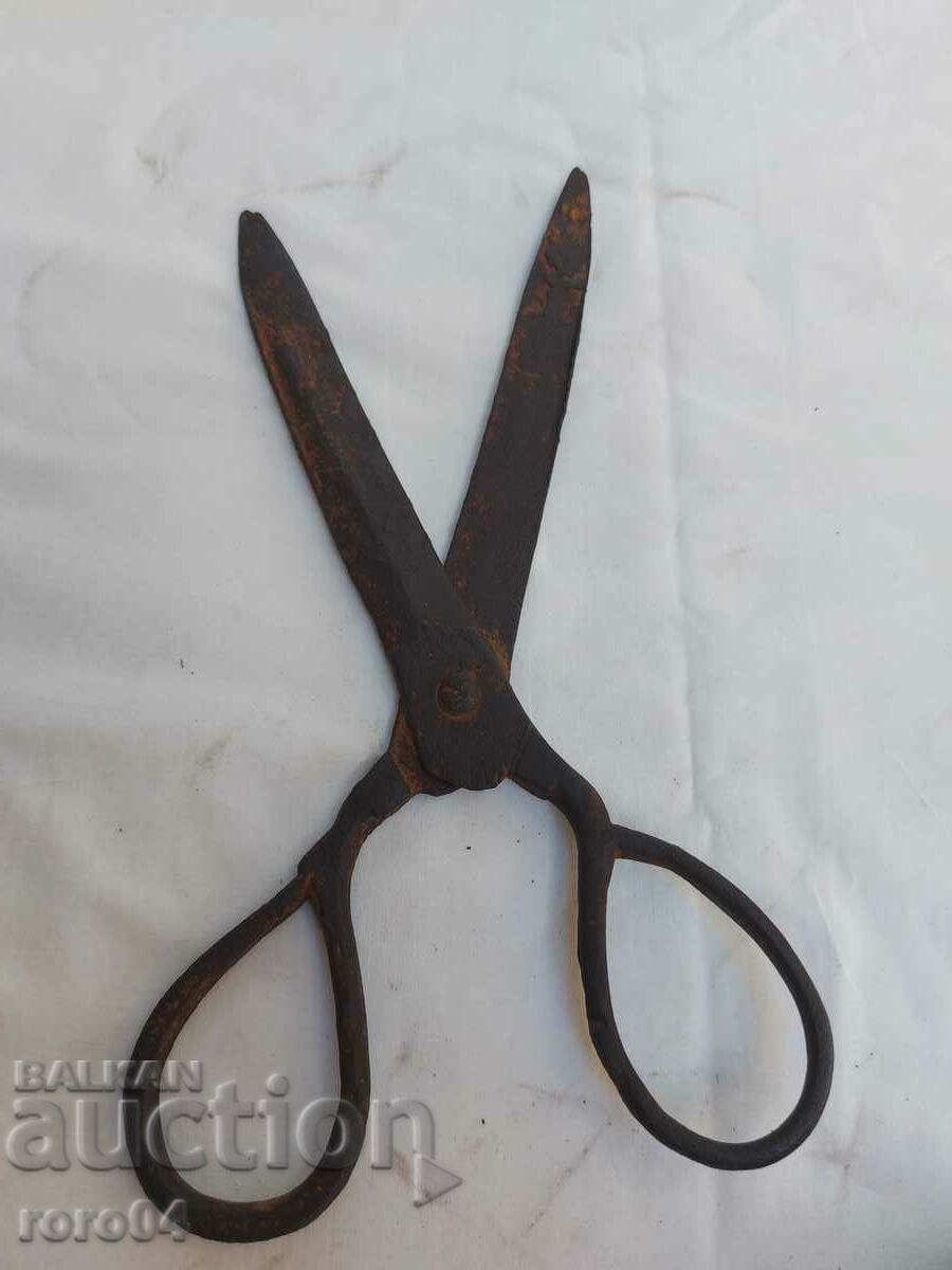 LARGE ABADJIAN SCISSORS - 7 LARGE ABADJIAN SCISSORS - 7