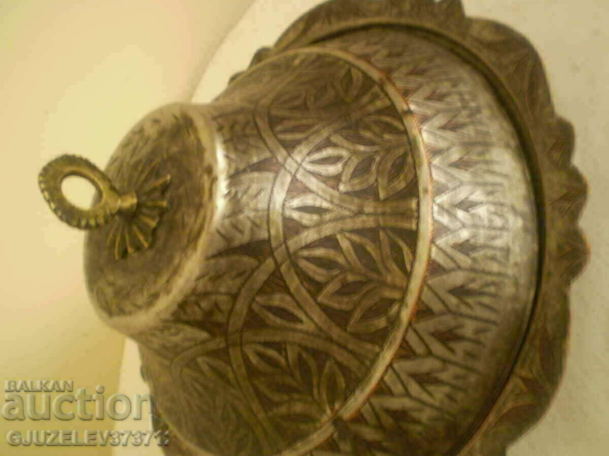Auction 19th century handmade hand forged copper bowl with lid Auction 19th century handmade hand forged copper bowl with lid