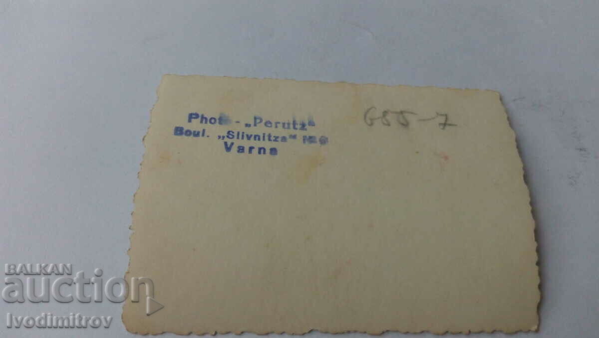 Φωτογραφία Βάρνα Τρεις γυναίκες και ένα κοριτσάκι με τιμή 1.45 BGN | € 0.74