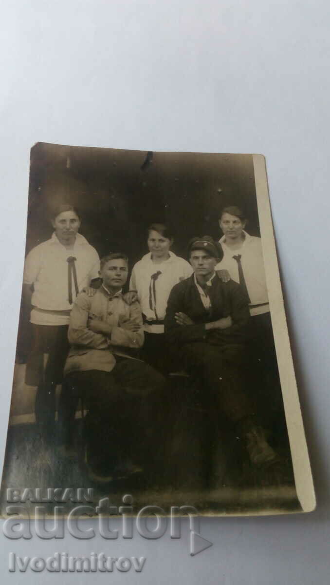 Foto Vinica Doi bărbați și trei femei 1938