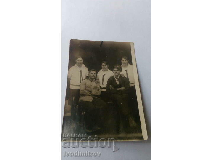 Снимка Виница Двама мъже и три жени 1938 Стари снимки Изделия от хартия Balkanauction