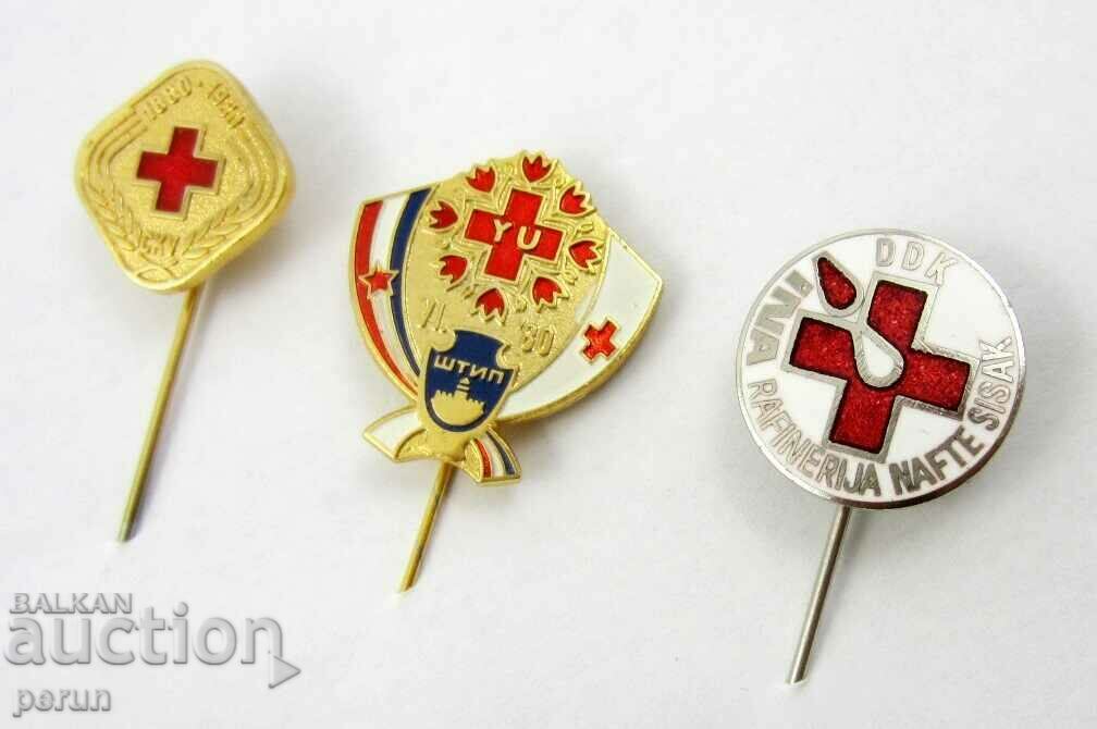 LOT THREE OLD BADGES-RED CROSS-1980-YUGOSLAVIA - 5 LOT THREE OLD BADGES-RED CROSS-1980-YUGOSLAVIA - 5