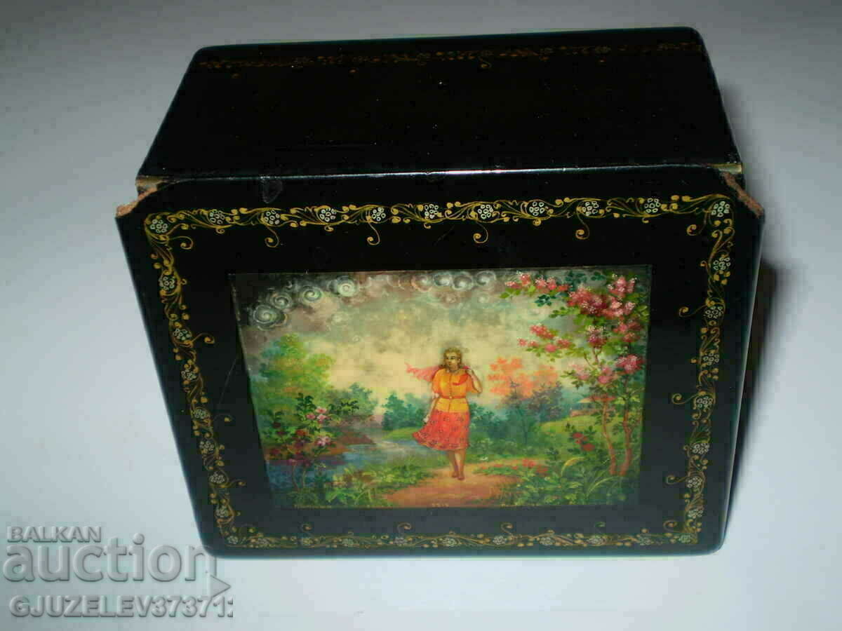 Παράδοση Παλιό ρωσικό κουτί με υπογραφή Morozov