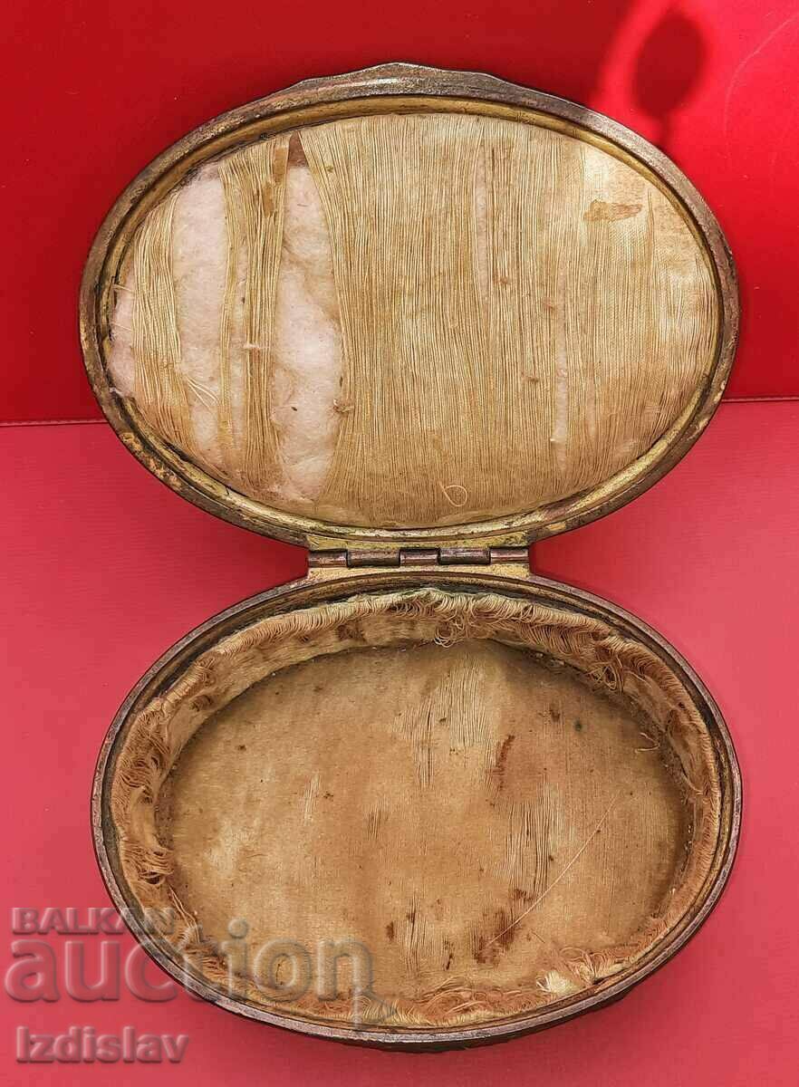 Старинна бронзова кутия за бижута - 5