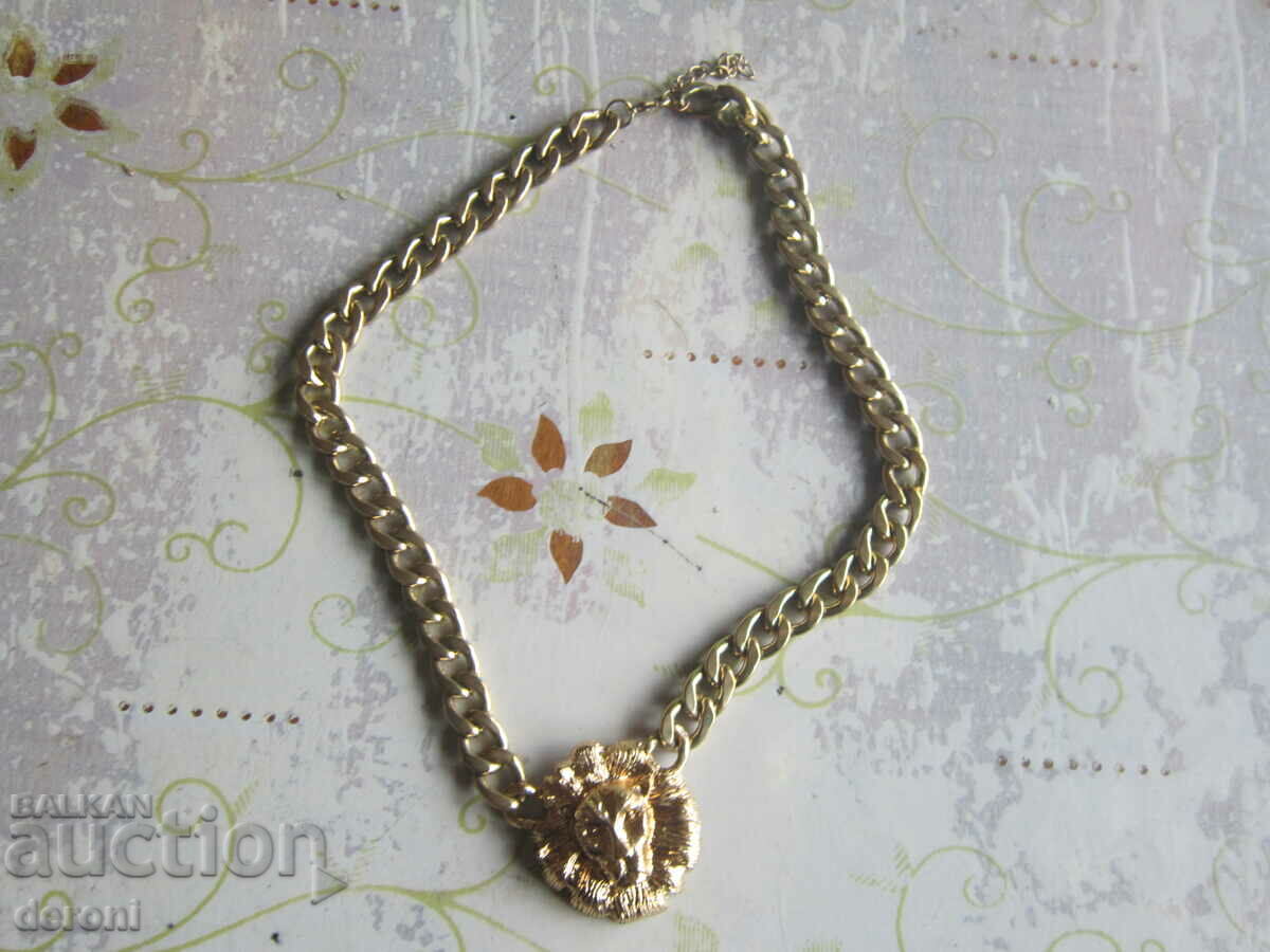 Auction Gold-plated bronze chain chain with a lion Auction Gold-plated bronze chain chain with a lion