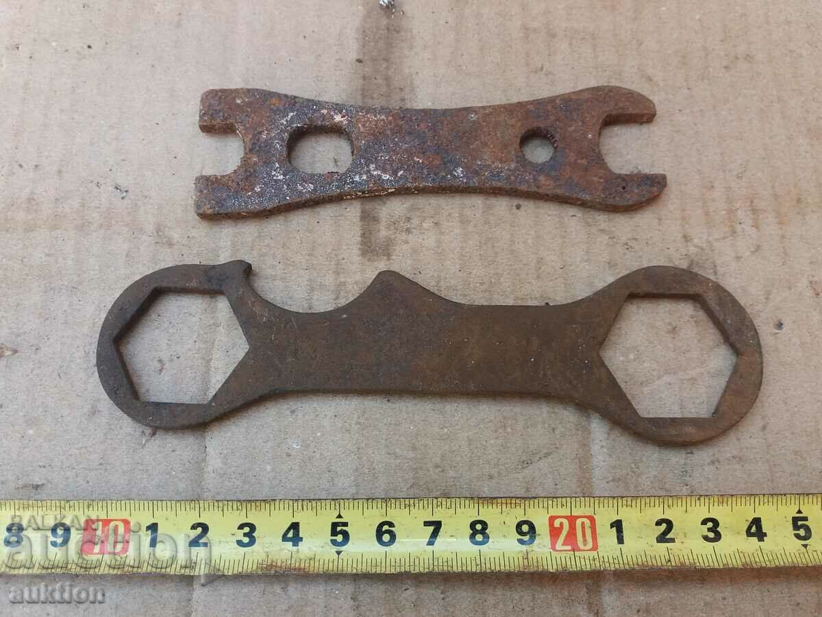 Delivery of KEYS FOR BALKANCHE - SET OF TWO PIECES Delivery of KEYS FOR BALKANCHE - SET OF TWO PIECES