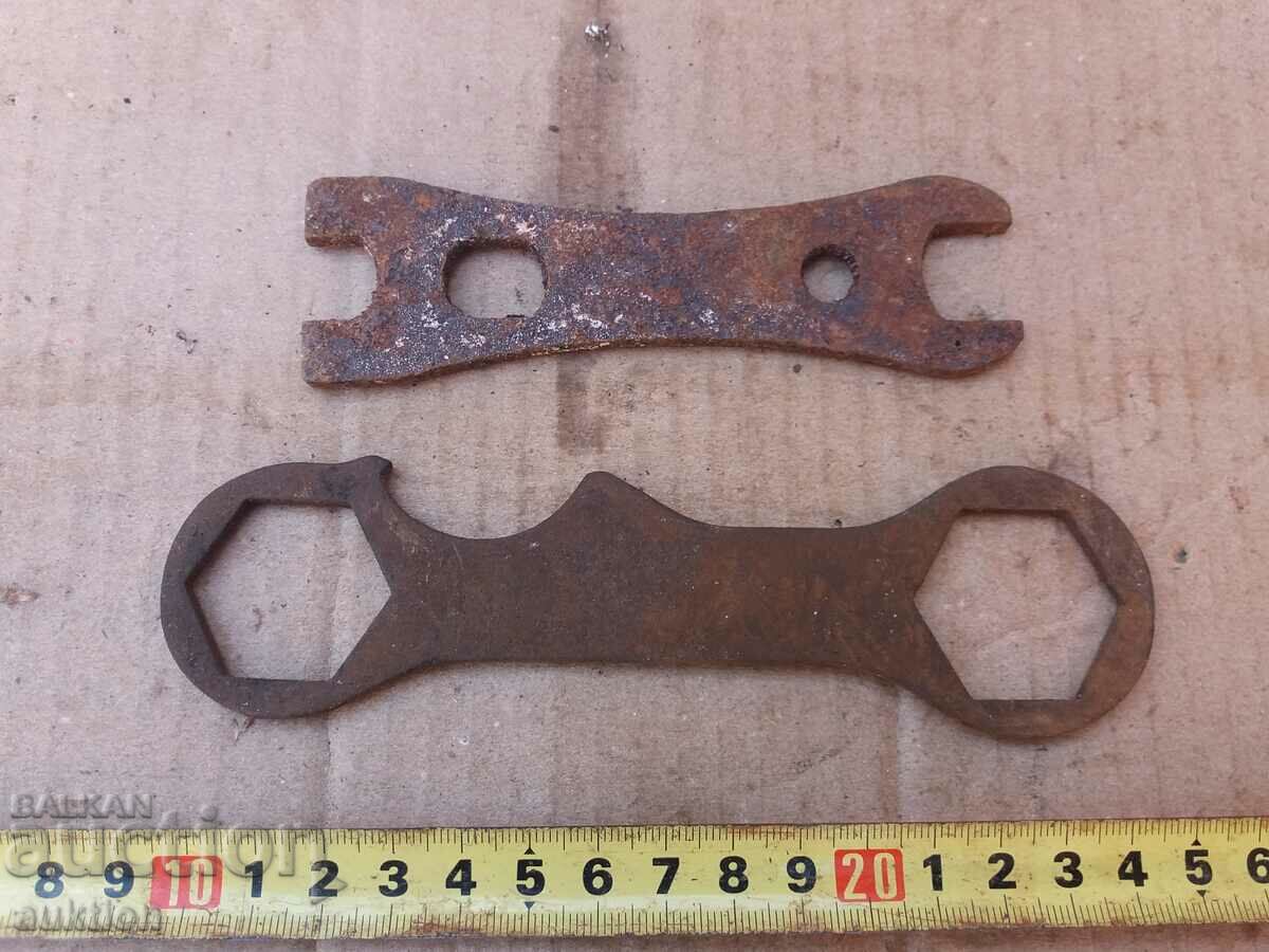 KEYS FOR BALKANCHE - SET OF TWO PIECES - 6 KEYS FOR BALKANCHE - SET OF TWO PIECES - 6