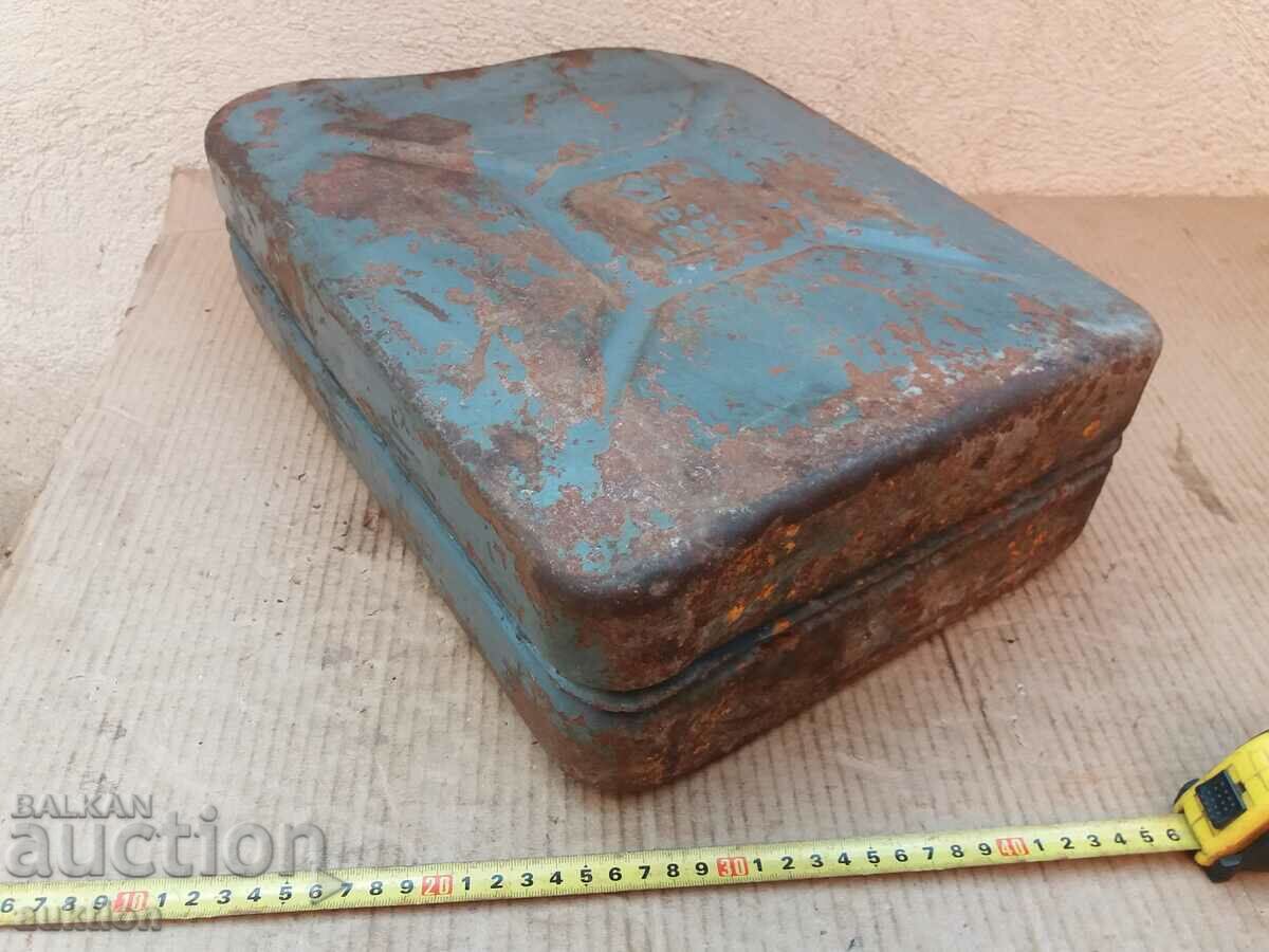 OLD METAL TUBE FOR FUEL - 10 LITERS - 6 OLD METAL TUBE FOR FUEL - 10 LITERS - 6