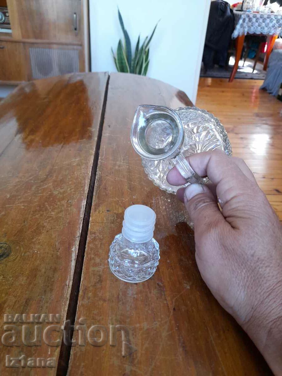 Delivery of Old carafe Delivery of Old carafe