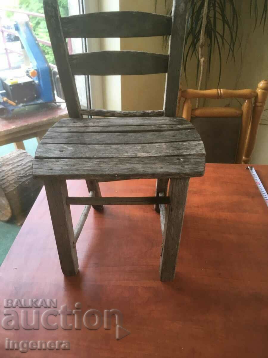 CHAIR TABLE WOOD OLD LOW